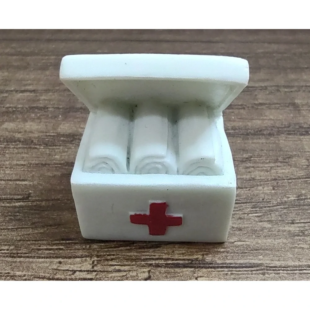 Miniature Breyer First Aid Kit Vet Toy Box Rolled Bandages Z29